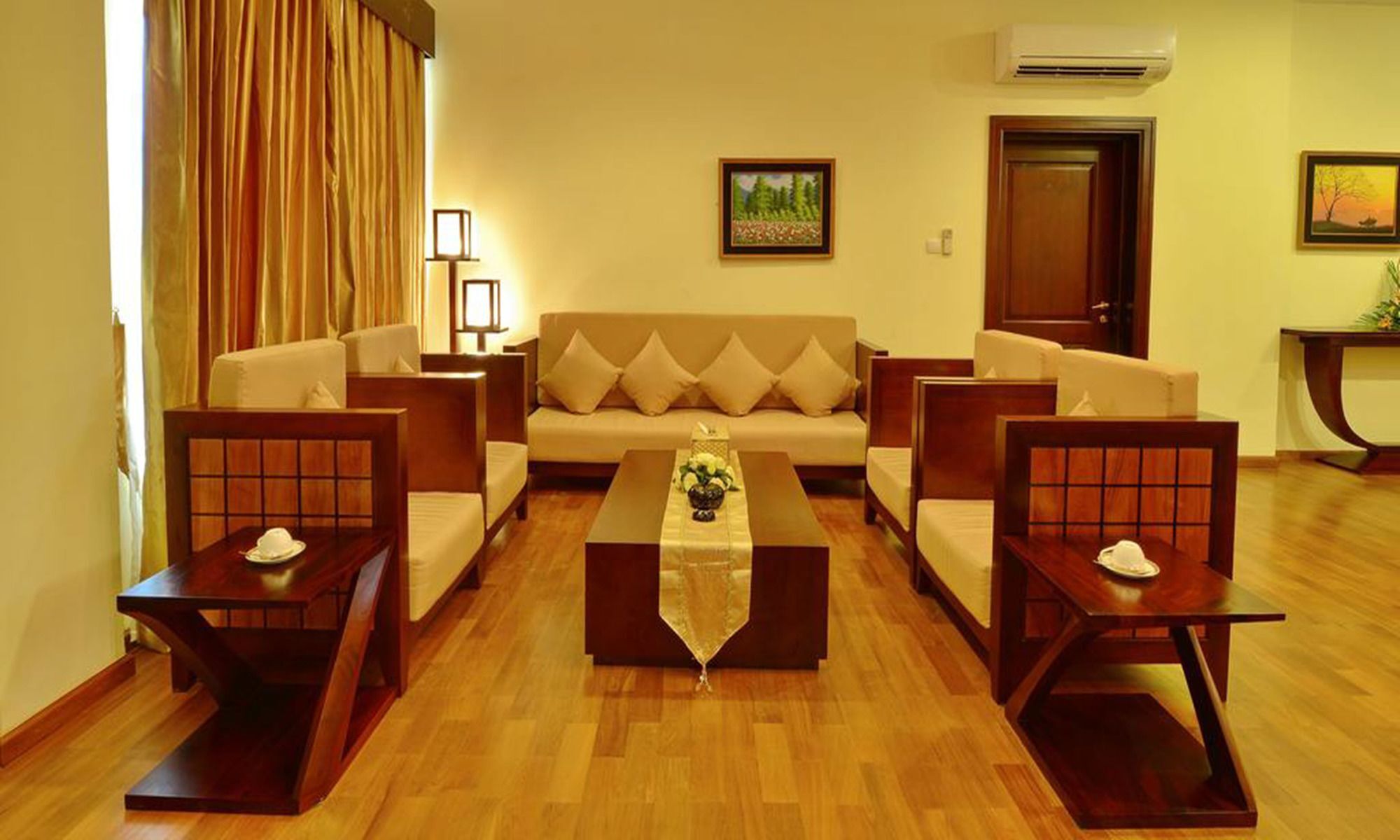 Hotel 63 3*